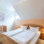 Duenenhaeuser Haus 8 *